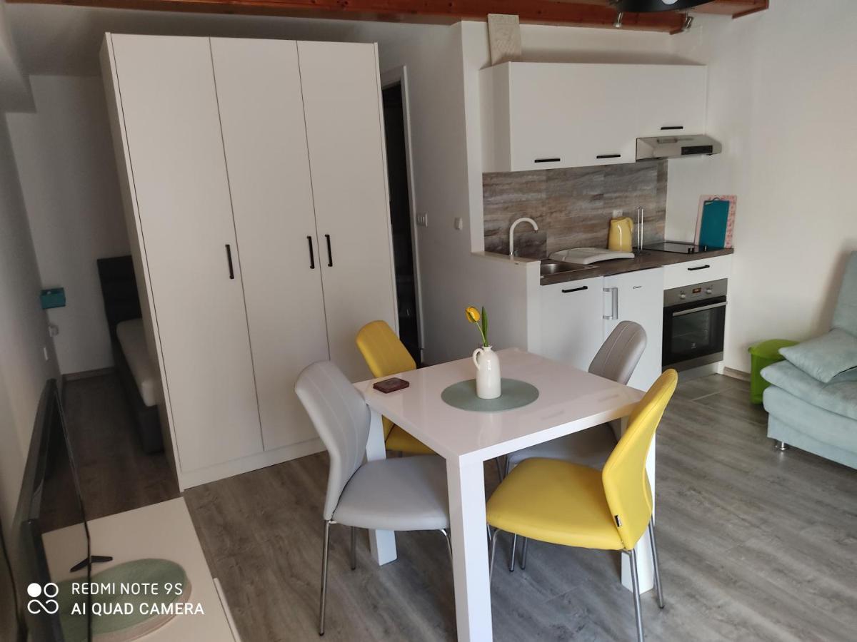 Fina M Studio Apartman Kali Kültér fotó