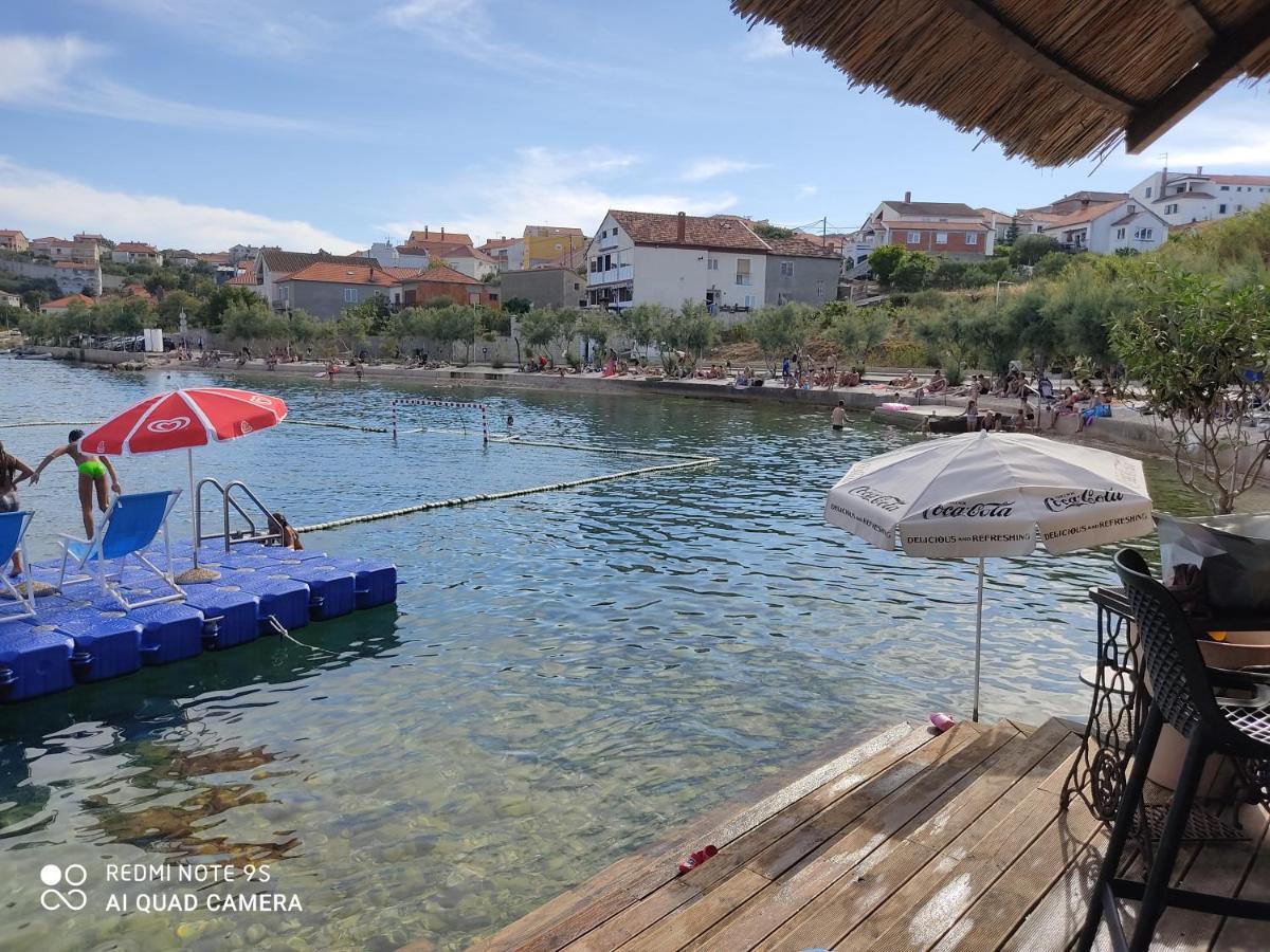 Fina M Studio Apartman Kali Kültér fotó